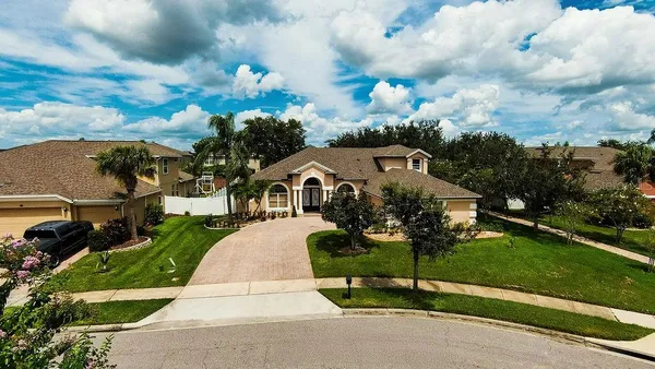 $900,000 | 626 Duff Drive, Winter Garden, FL 34787