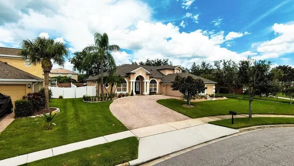 $900,000 | 626 Duff Drive, Winter Garden, FL 34787
