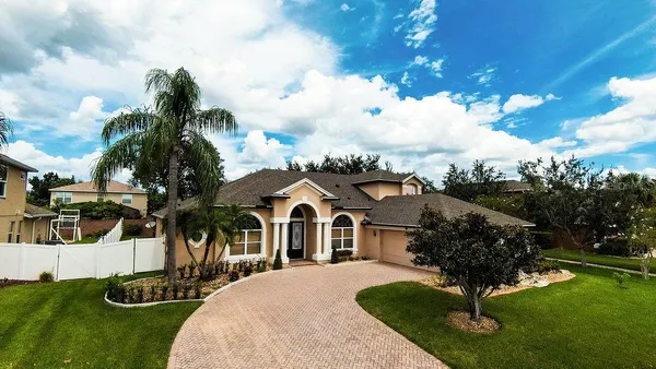 $900,000 | 626 Duff Drive, Winter Garden, FL 34787