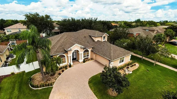 $900,000 | 626 Duff Drive, Winter Garden, FL 34787