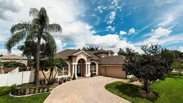 $900,000 | 626 Duff Drive, Winter Garden, FL 34787