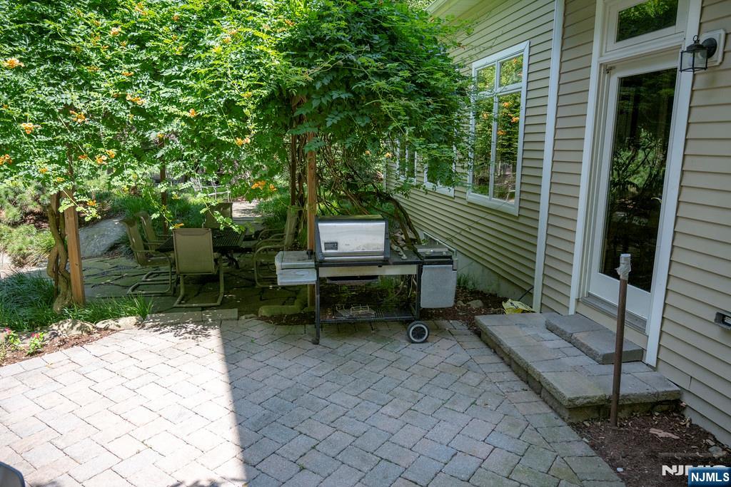 51 Rutherford Place Montvale, NJ 07645 - Photo 18 of 45