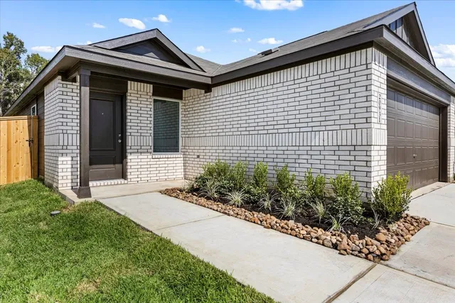 $1,885 | 20931 San Felice Lane, New Caney, TX 77357