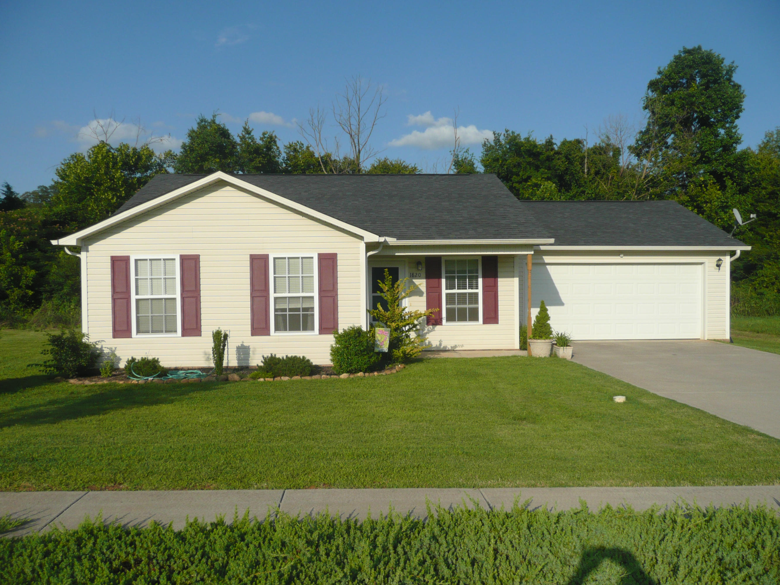 1820 River Poppy Road Mascot, TN 37806 - Photo 1 of 23 P1100373