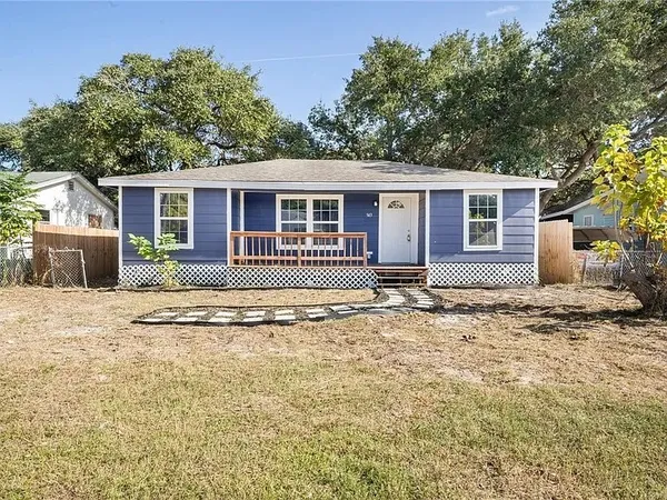 $1,650 | 943 South Whitney Street, Aransas Pass, TX 78336