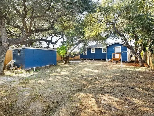 $1,650 | 943 South Whitney Street, Aransas Pass, TX 78336
