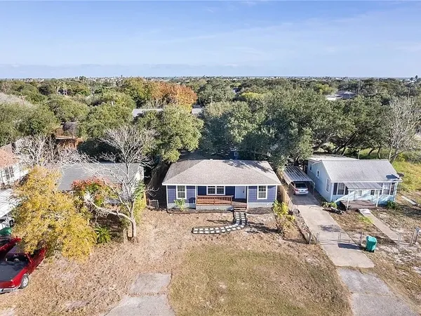 $1,650 | 943 South Whitney Street, Aransas Pass, TX 78336