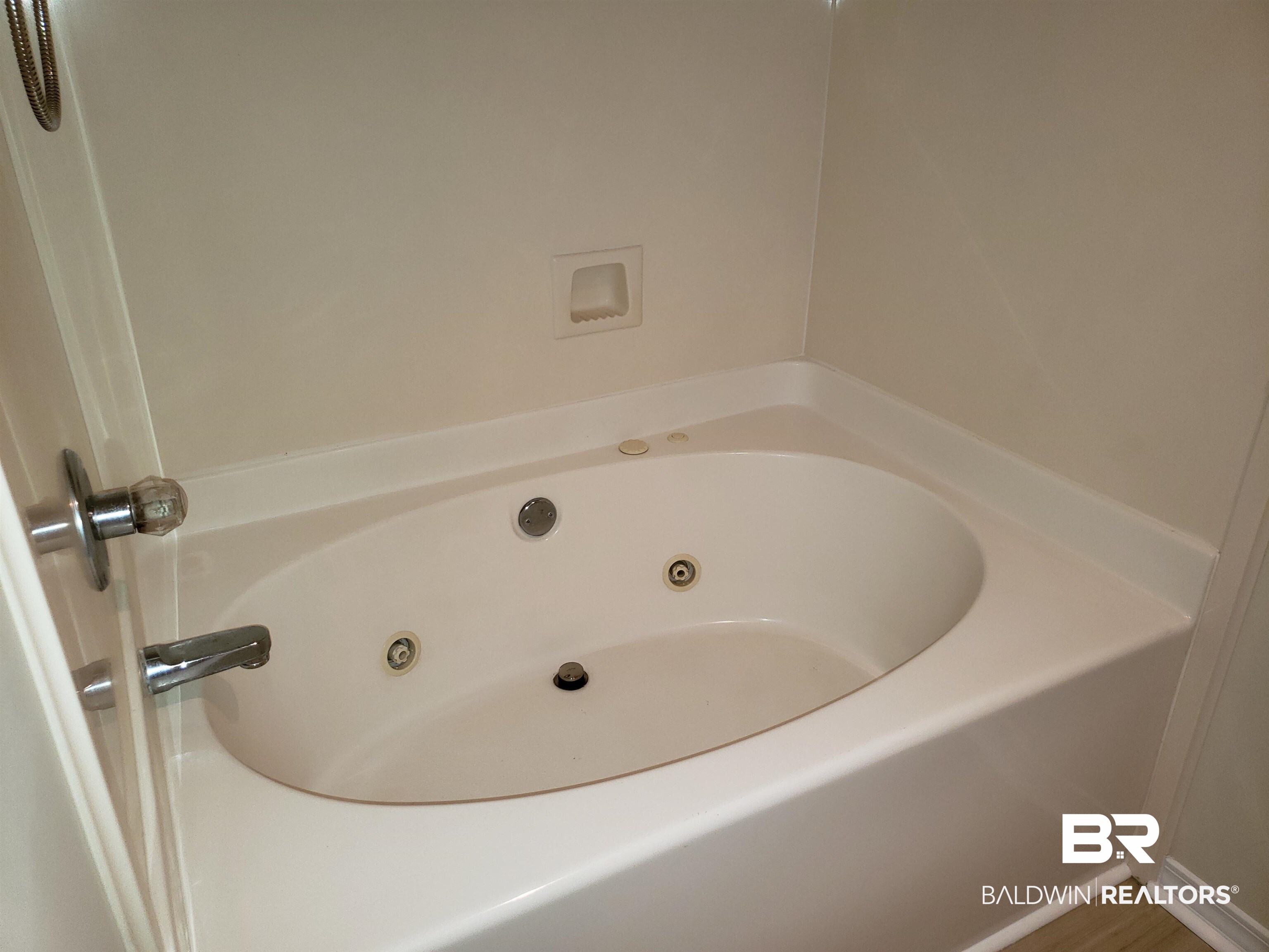 14535 Abacus Drive Foley, AL 36535 - Photo 6 of 15 Garden Tub / Shower