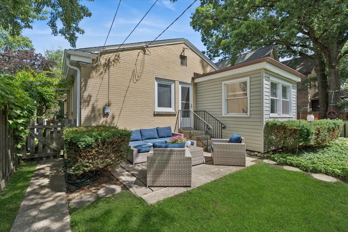 2422 Ridgeway Avenue Evanston, IL 60201 - Photo 21 of 26