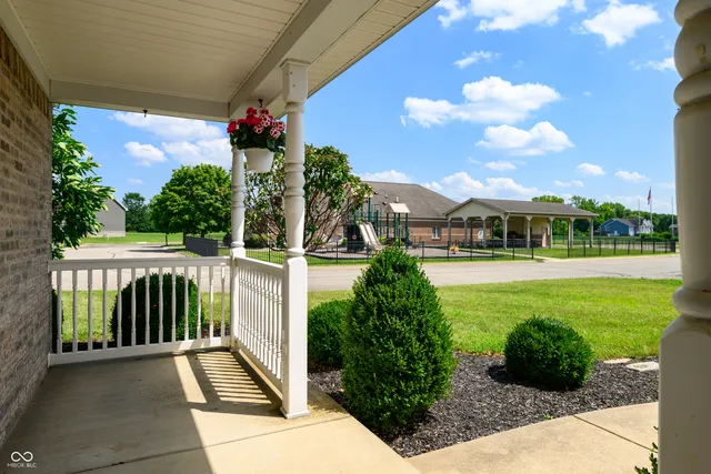 $399,900 | 9500 West Thurston Court, Yorktown, IN 47396