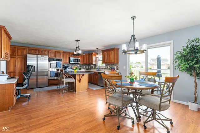 $399,900 | 9500 West Thurston Court, Yorktown, IN 47396