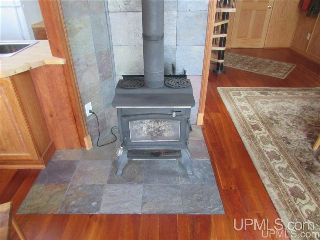 20563 Point Abbaye Road Lanse, MI 49946 - Photo 20 of 33