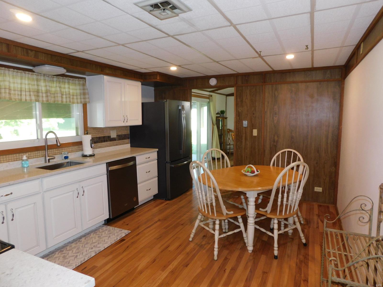 8665 Heinz Road New Douglas, IL 62074 - Photo 17 of 26