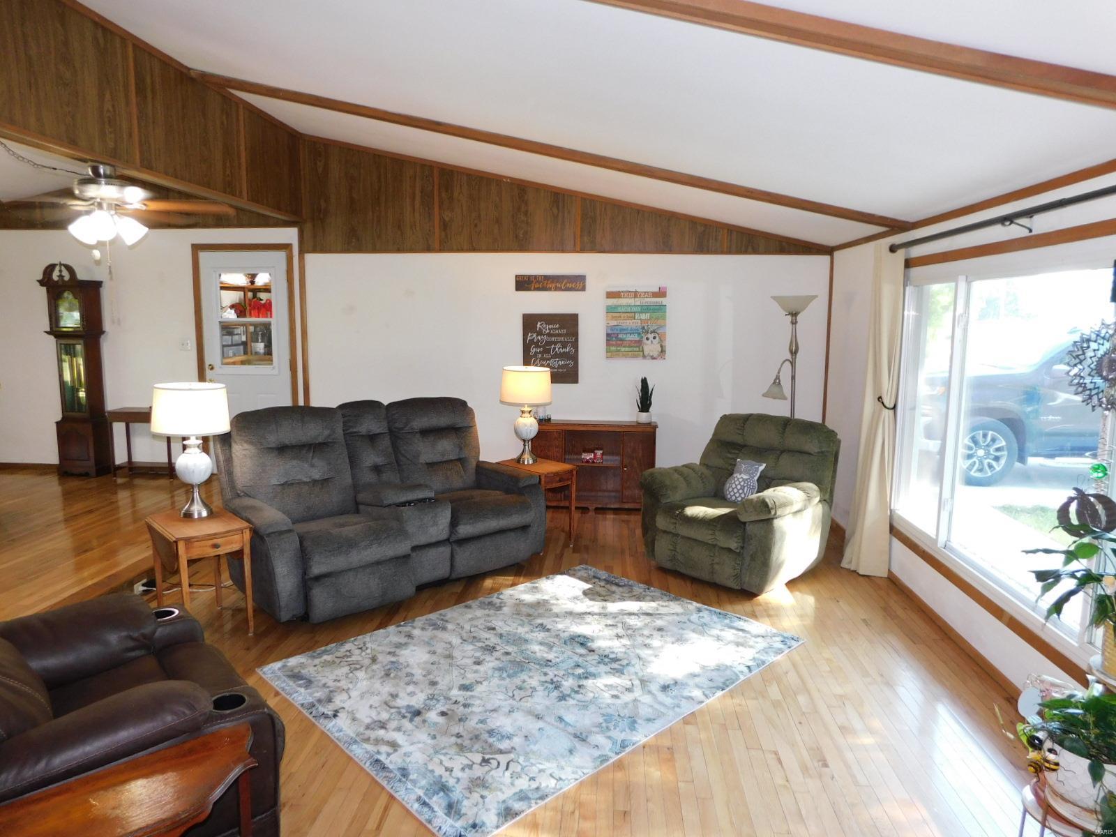 8665 Heinz Road New Douglas, IL 62074 - Photo 9 of 26