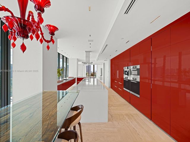 a view of empty room with an empty space