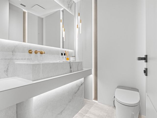 $11,800,000 | 19575 Collins Avenue, Unit 9, Sunny Isles Beach, FL 33160