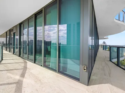 $11,800,000 | 19575 Collins Avenue, Unit 9, Sunny Isles Beach, FL 33160