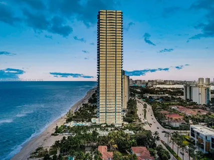 $11,800,000 | 19575 Collins Avenue, Unit 9, Sunny Isles Beach, FL 33160