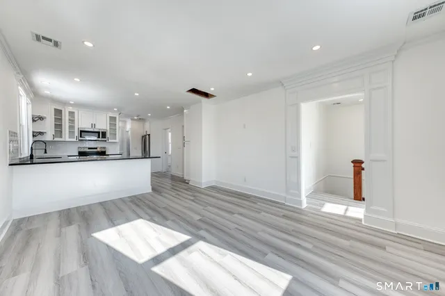 $2,100 | 44 Wallace Row, Wallingford, CT 06492