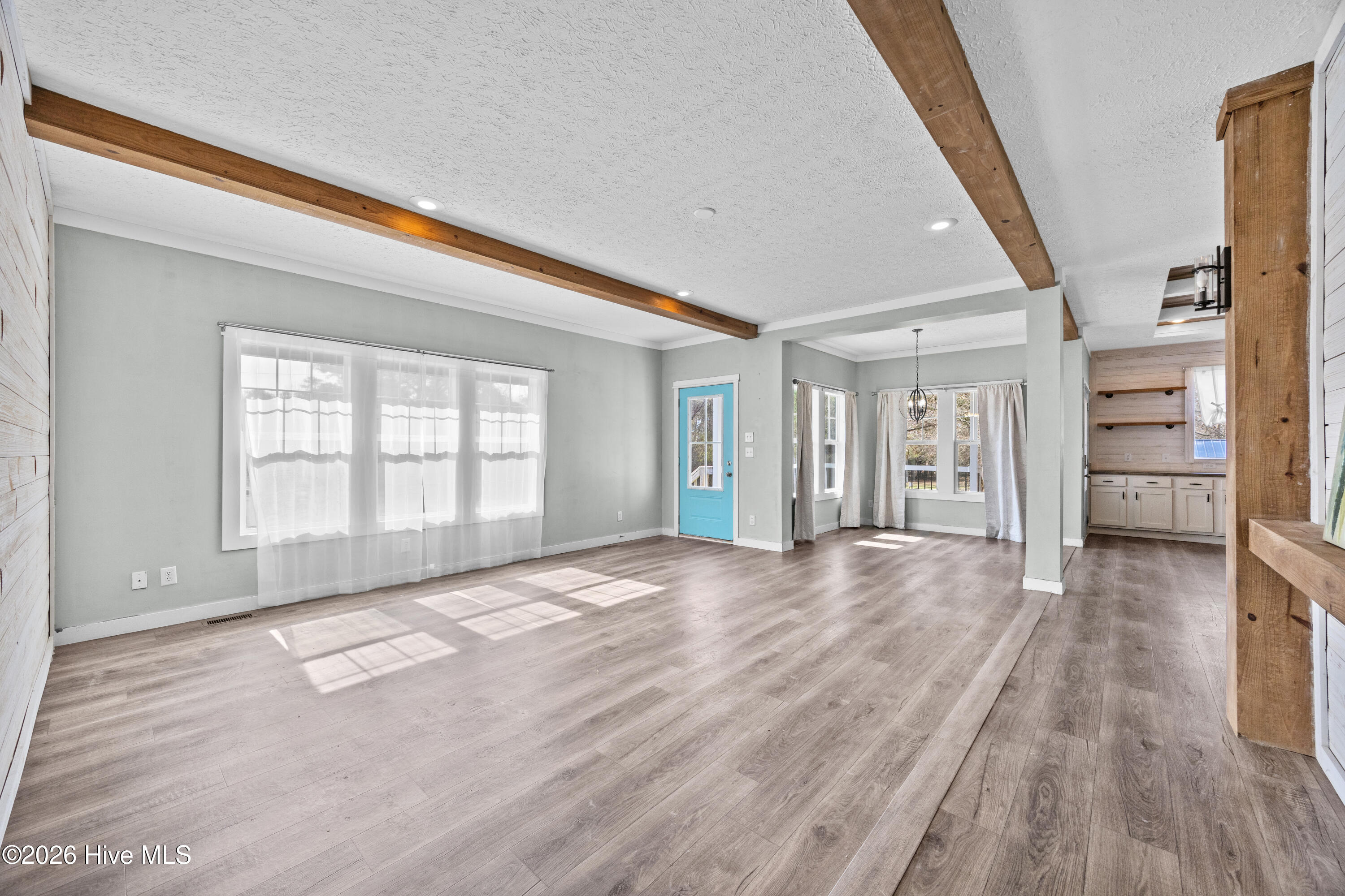 120 Moores Landing Road Hampstead, NC 28443 - Photo 22 of 52 22_living room