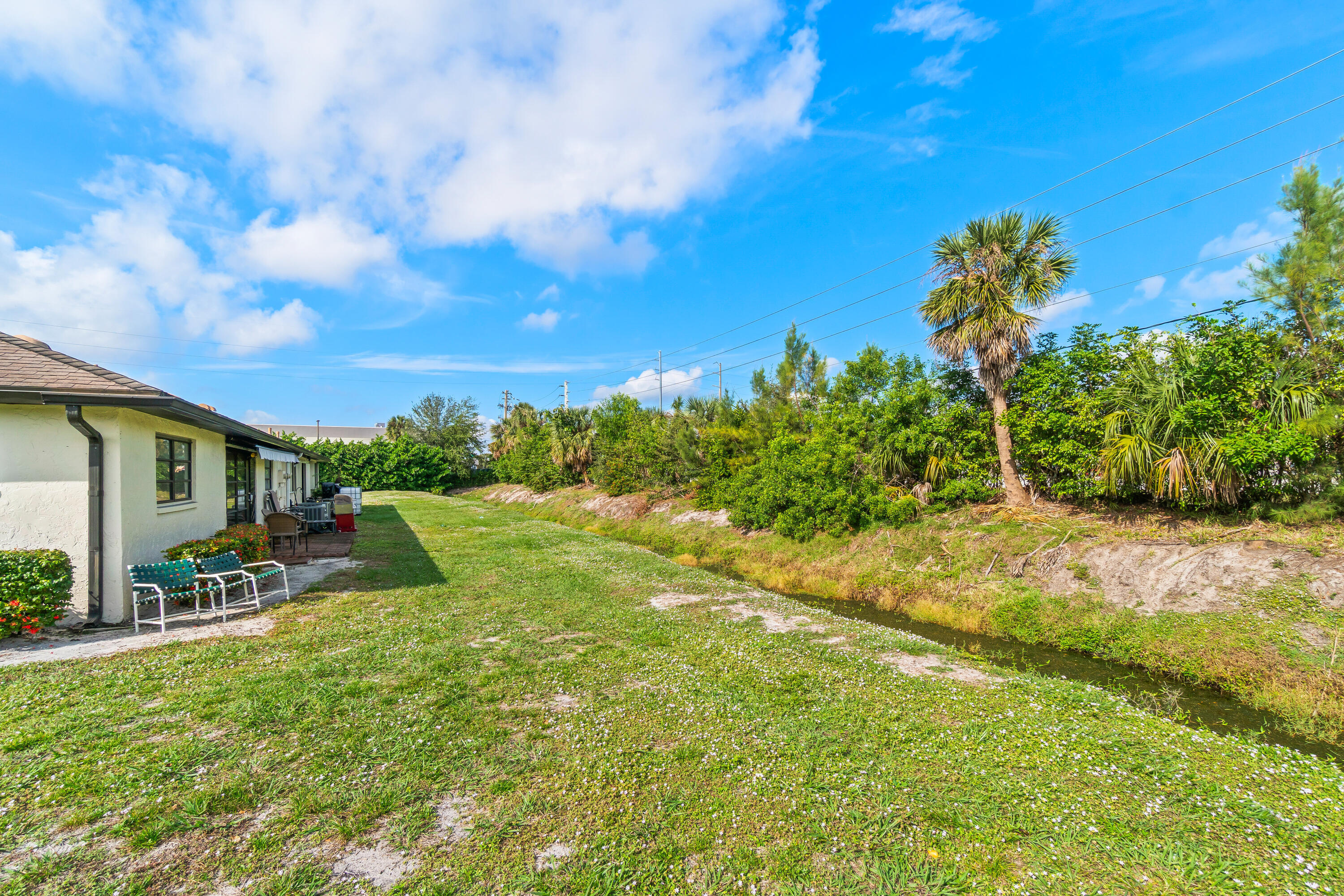 4863 Hawkwood Road, Unit B Boynton Beach, FL 33436 - Photo 15 of 16 BACK OF VILLA