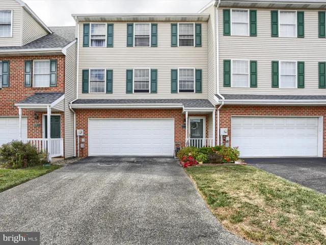 $259,900 | 126 Country Ridge Drive, Red Lion, PA 17356