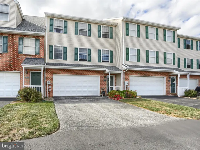 $259,900 | 126 Country Ridge Drive, Red Lion, PA 17356