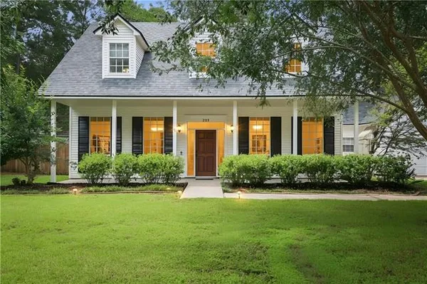 $415,000 | 203 Chaucer Lane, Mandeville, LA 70448