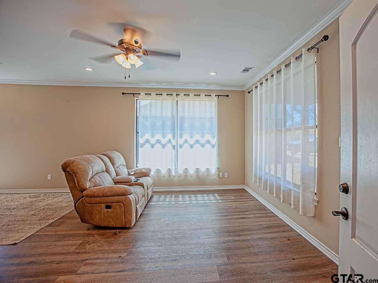 111 Oak Street Emory, TX 75440 - Photo 3 of 30