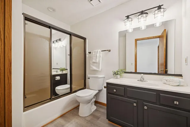 $320,000 | 4143 Meadowlark Point, Eagan, MN 55122