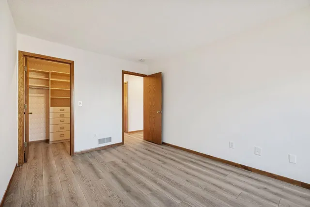 $320,000 | 4143 Meadowlark Point, Eagan, MN 55122