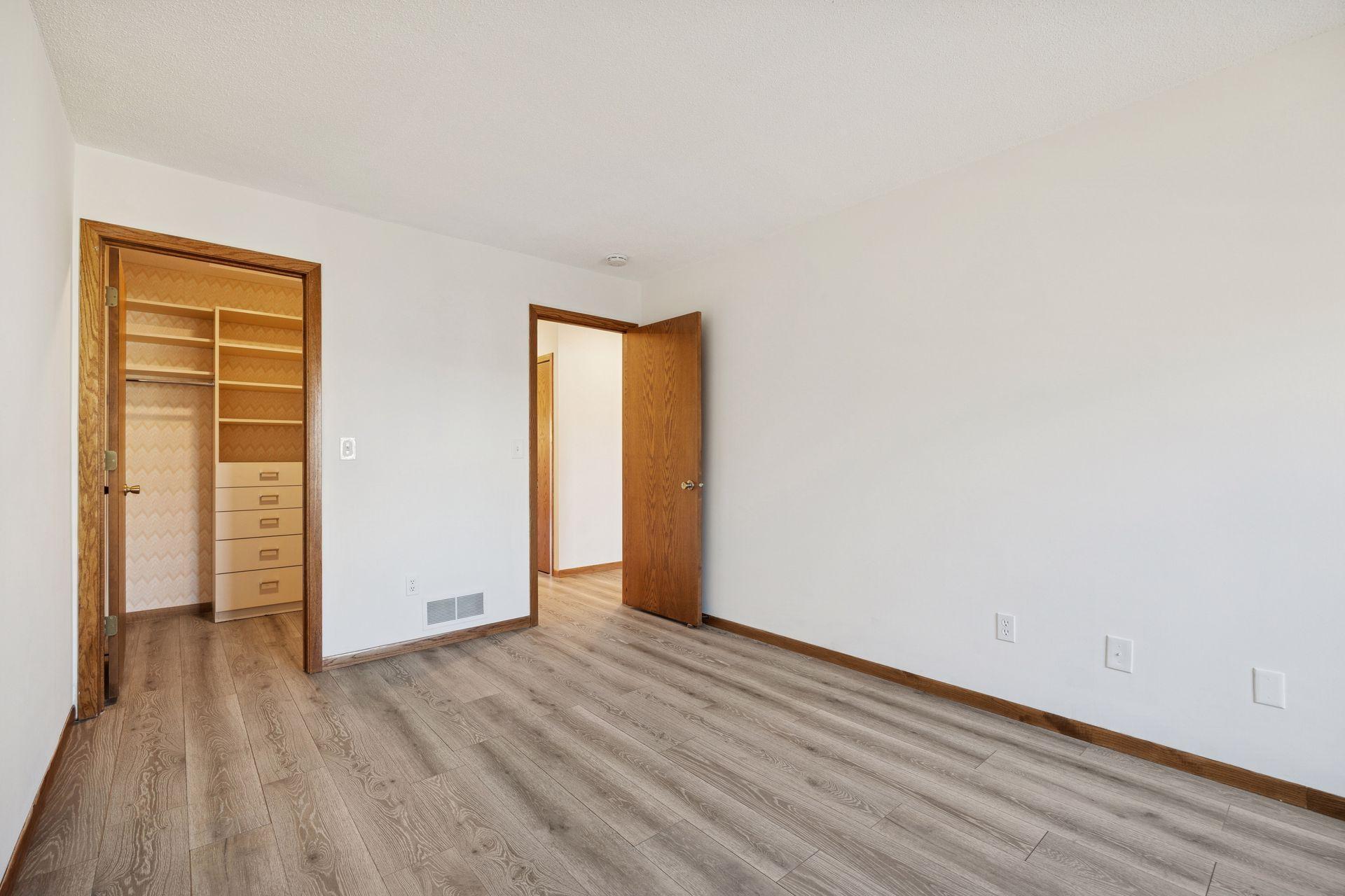 4143 Meadowlark Point Eagan, MN 55122 - Photo 13 of 26