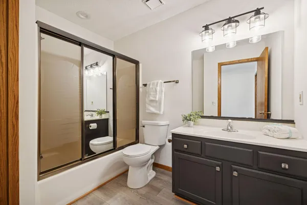 $319,500 | 4143 Meadowlark Point, Eagan, MN 55122