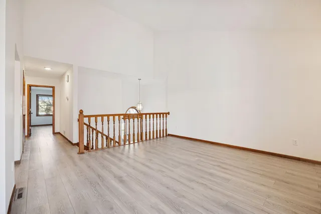 $320,000 | 4143 Meadowlark Point, Eagan, MN 55122