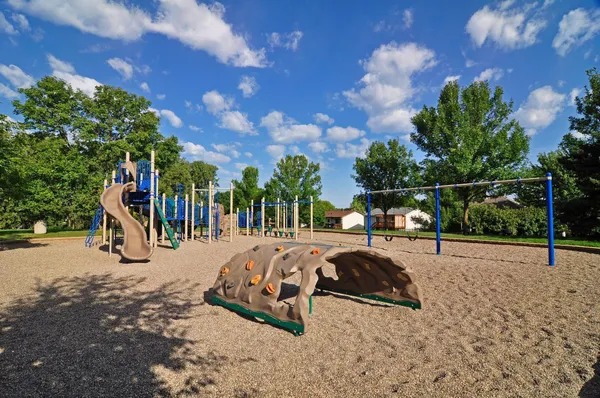 $319,500 | 4143 Meadowlark Point, Eagan, MN 55122