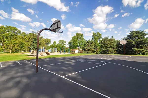 $319,500 | 4143 Meadowlark Point, Eagan, MN 55122