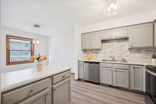 $320,000 | 4143 Meadowlark Point, Eagan, MN 55122