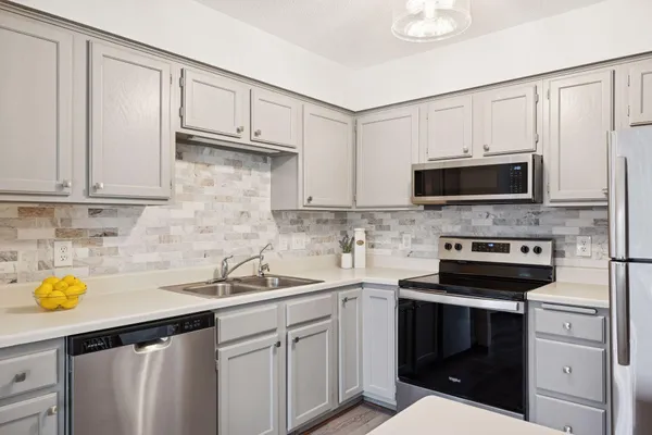 $319,500 | 4143 Meadowlark Point, Eagan, MN 55122