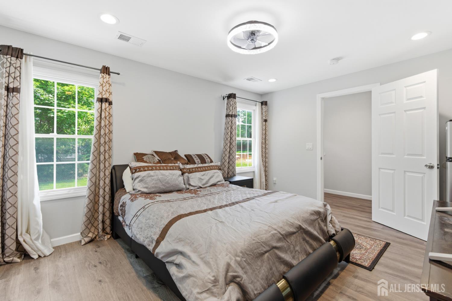 6 Whitewood Road Edison, NJ 08820 - Photo 26 of 37