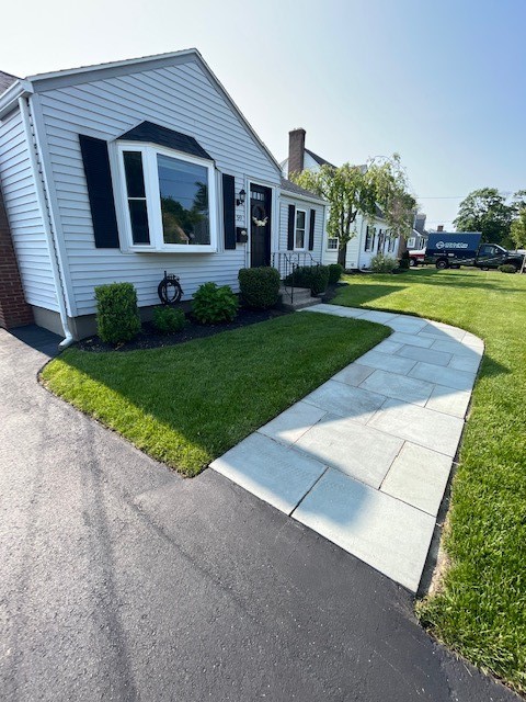 59 Kirk Drive Pawtucket, RI 02861 - Photo 2 of 31