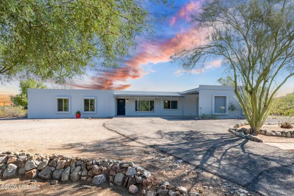 $579,999 | 4760 North Paseo De Los Rancheros, Tucson, AZ 85745