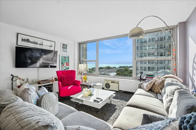 $3,500 | 3600 North Lake Shore Drive, Unit 1601, Chicago, IL 60613