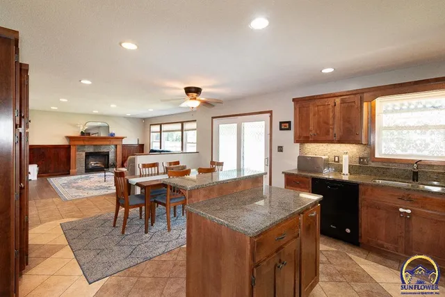 $409,900 | 7628 Southwest 28th Terrace, Topeka, KS 66614