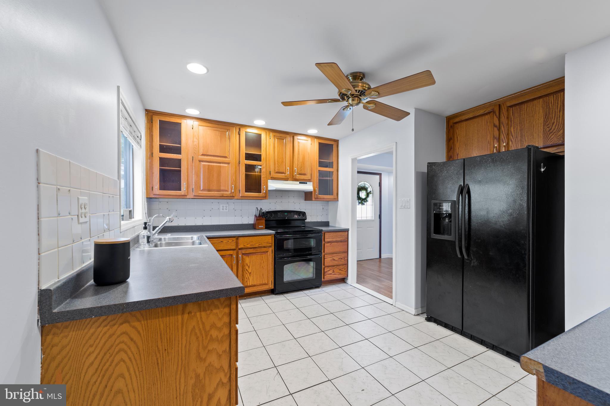 1100 Monmouth Road Eastampton, NJ 08060 - Photo 12 of 31 kitchen and front entry