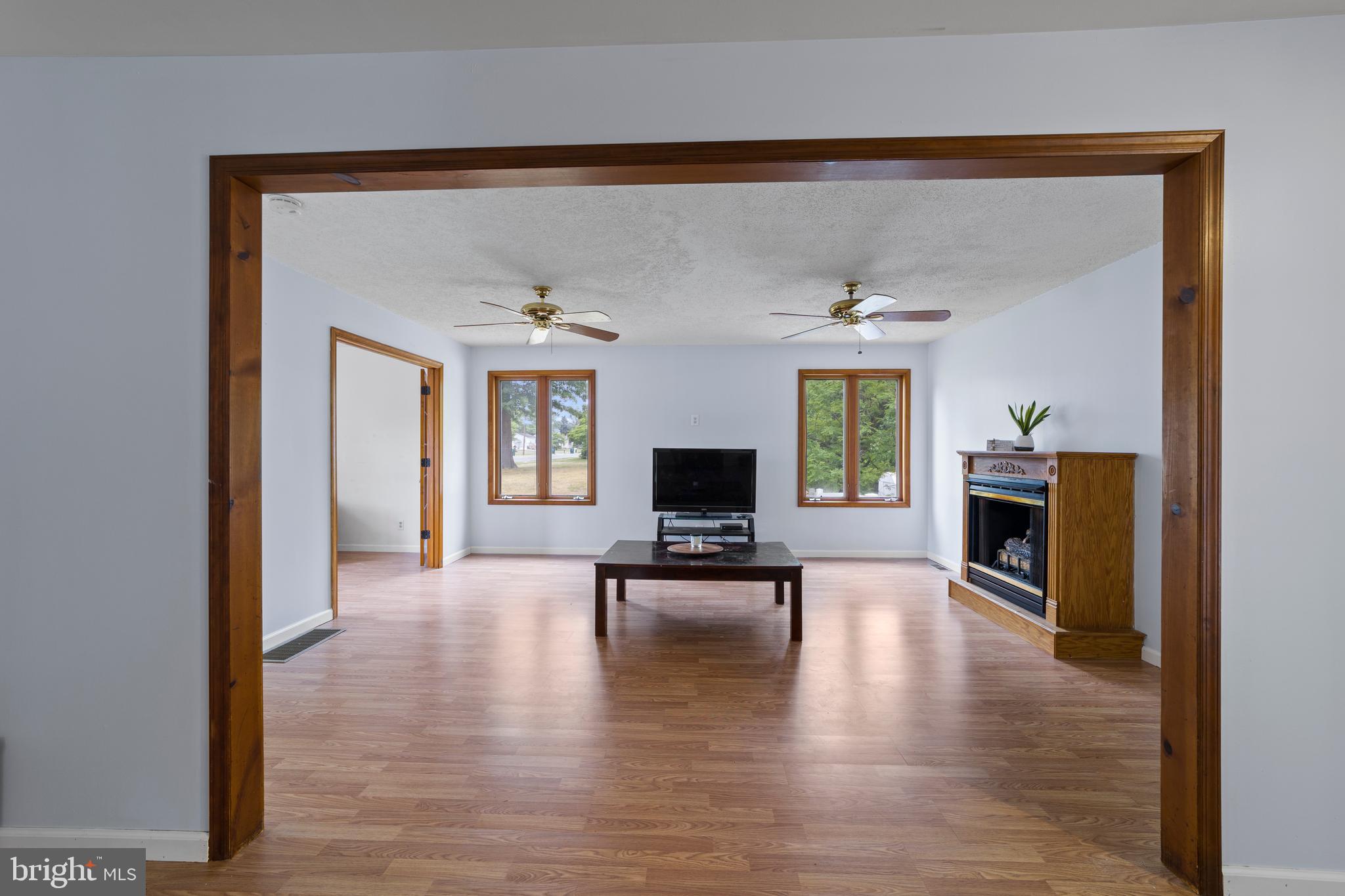 1100 Monmouth Road Eastampton, NJ 08060 - Photo 16 of 31 living room