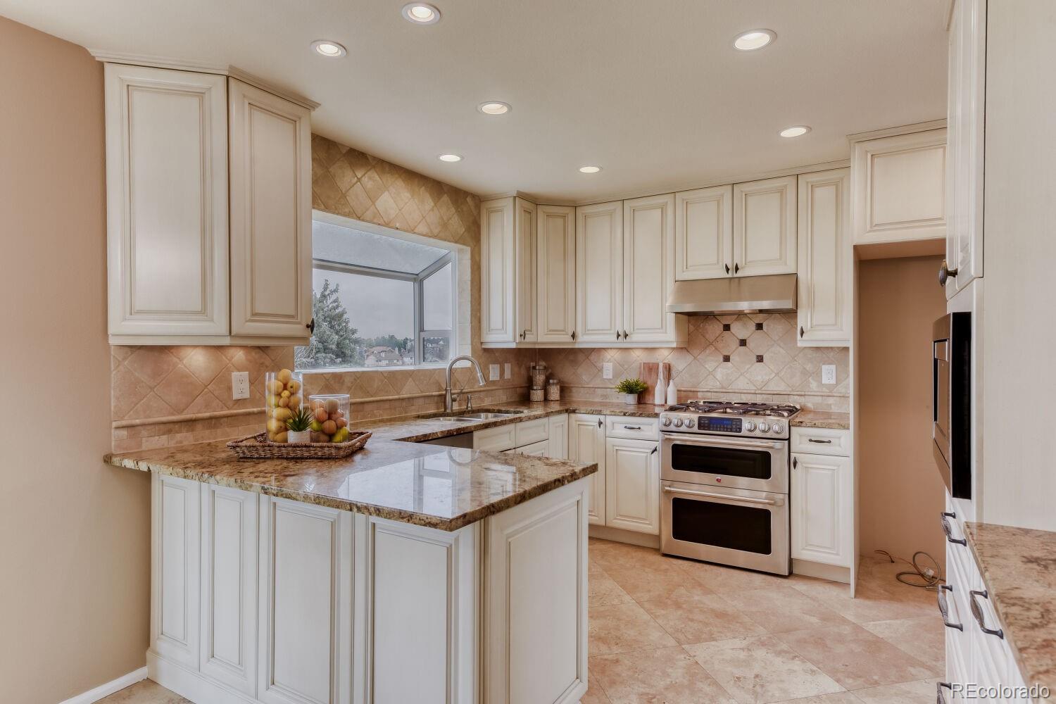 9378 Shadowglen Court Highlands Ranch, CO 80126 - Photo 6 of 30