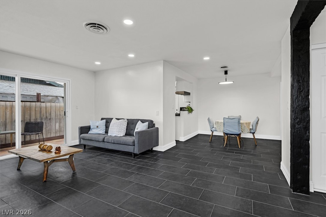 4516 East Flamingo Road Las Vegas, NV 89121 - Photo 6 of 30 Gallery Image 6