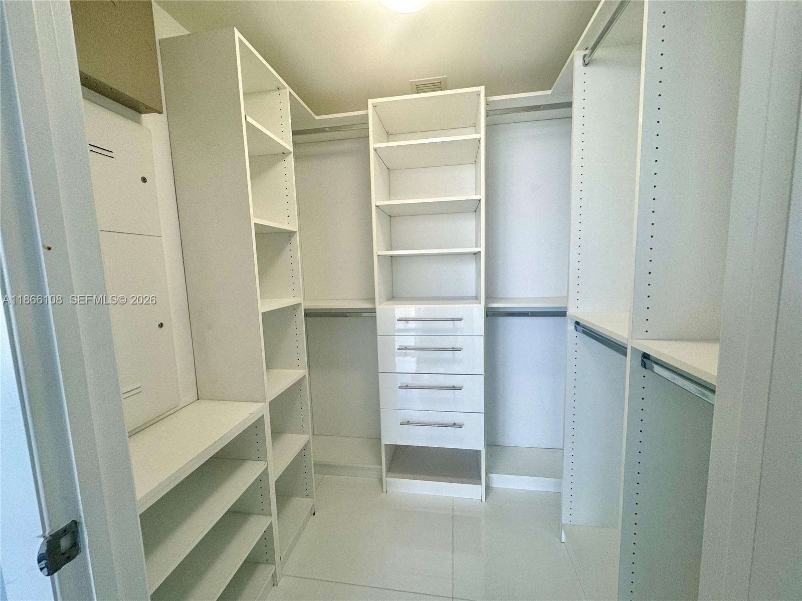 495 Brickell Avenue, Unit 3504 Miami, FL 33131 - Photo 26 of 46