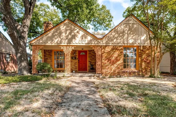 $2,700 | 2219 Carnes Street, Dallas, TX 75208
