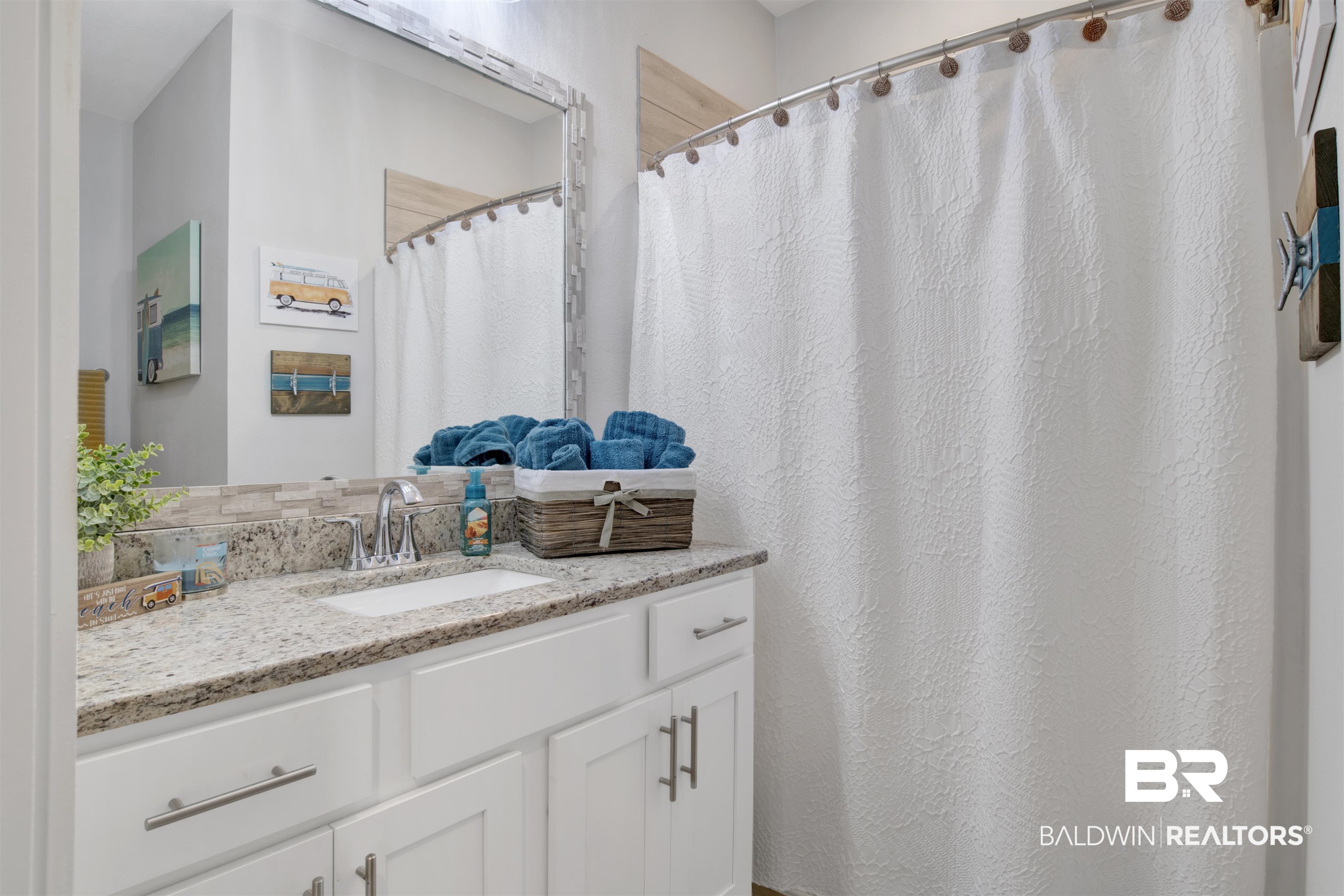 10113 Lakeview Drive Foley, AL 36535 - Photo 26 of 34 Bathroom featuring vanity